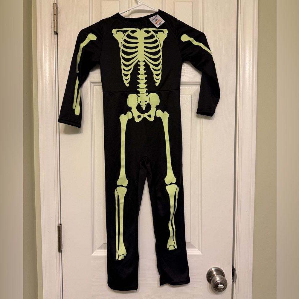 Glow in the dark skeleton costume